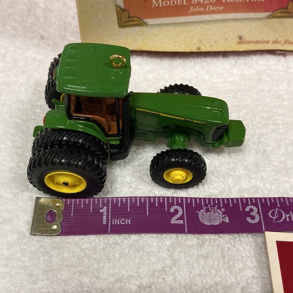 Hallmark 2003 Christmas John Deere model 8420 tractor ornament - Picture 3 of 8